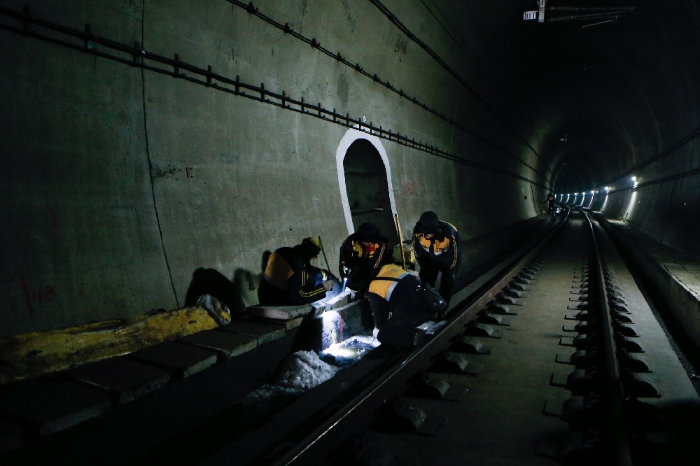 汤阴铁路运营隧道病害现状